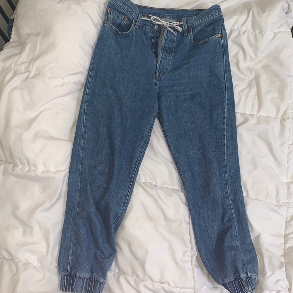 Levi’s Mom Jeans